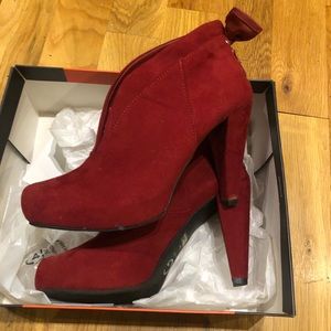 Guess red short booties